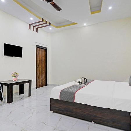 Townhouse Relax Inn Chinhat Exterior foto