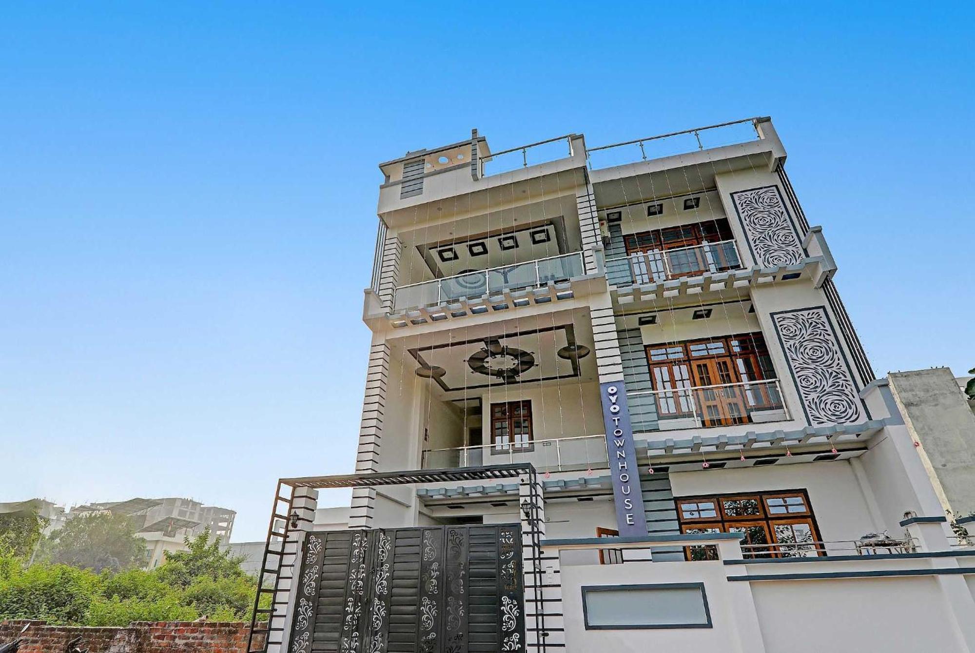Townhouse Relax Inn Chinhat Exterior foto